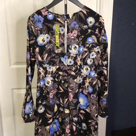 Gianni Bini Black and Blue Floral Long Sleeve Dress - Picture 5 of 8